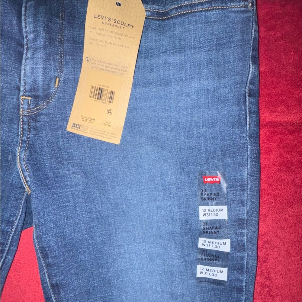 Levi's Women's Classic Indigo Skinny Jeans - Picture 4 of 7